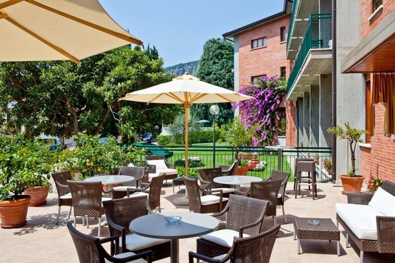 Hotel Gabbiano - Garda Lake Collection Dış mekan fotoğraf