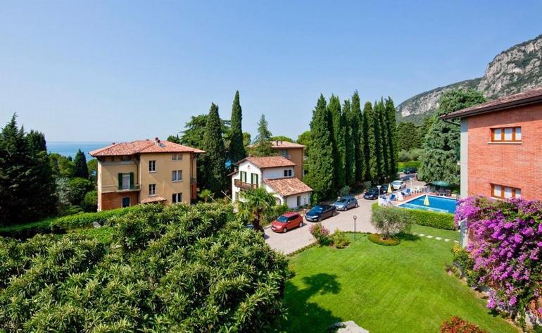 Hotel Gabbiano - Garda Lake Collection Dış mekan fotoğraf